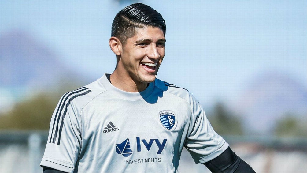 Alan Pulido en partido de la MLS