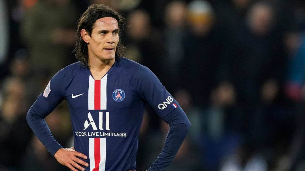 Cavani en partido con PSG