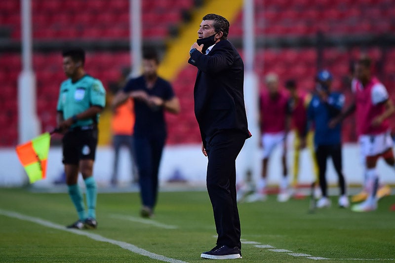 José Manuel De la Torre en el duelo ante Gallos Blancos 