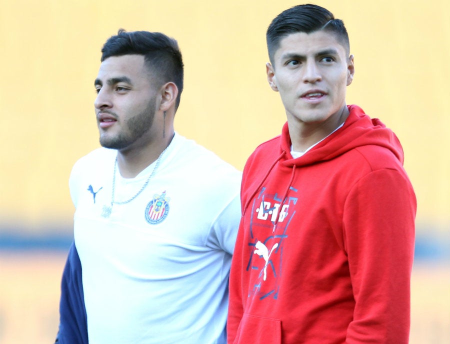 Alexis Vega y Rolando Cisneros previo a juego de Chivas