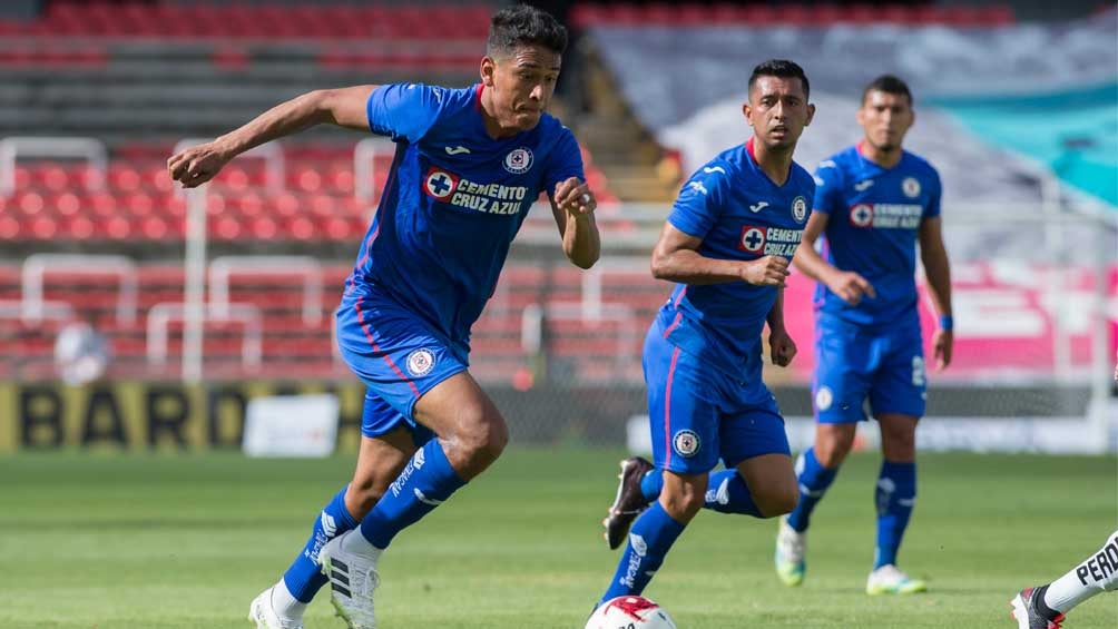 Luis romo conduce la redonda en duelo contra Gallos