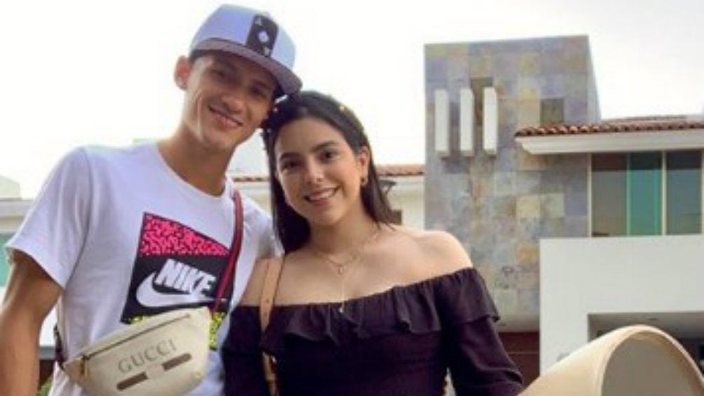 Chivas Uriel Antuna Y Su Esposa Cambiaron De Look