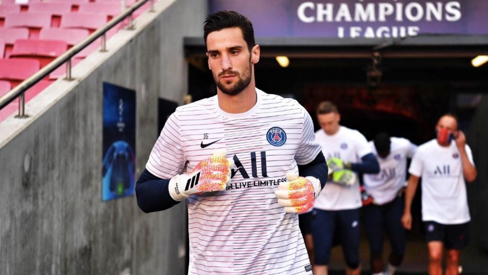 PSG: Confirmó el fichaje del arquero español Sergio Rico