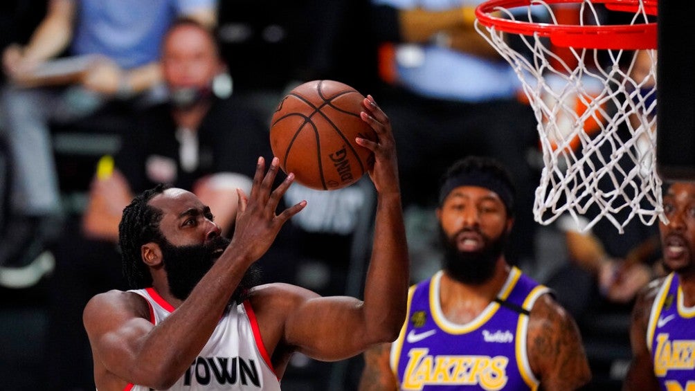 James Harden durante partido vs Lakers