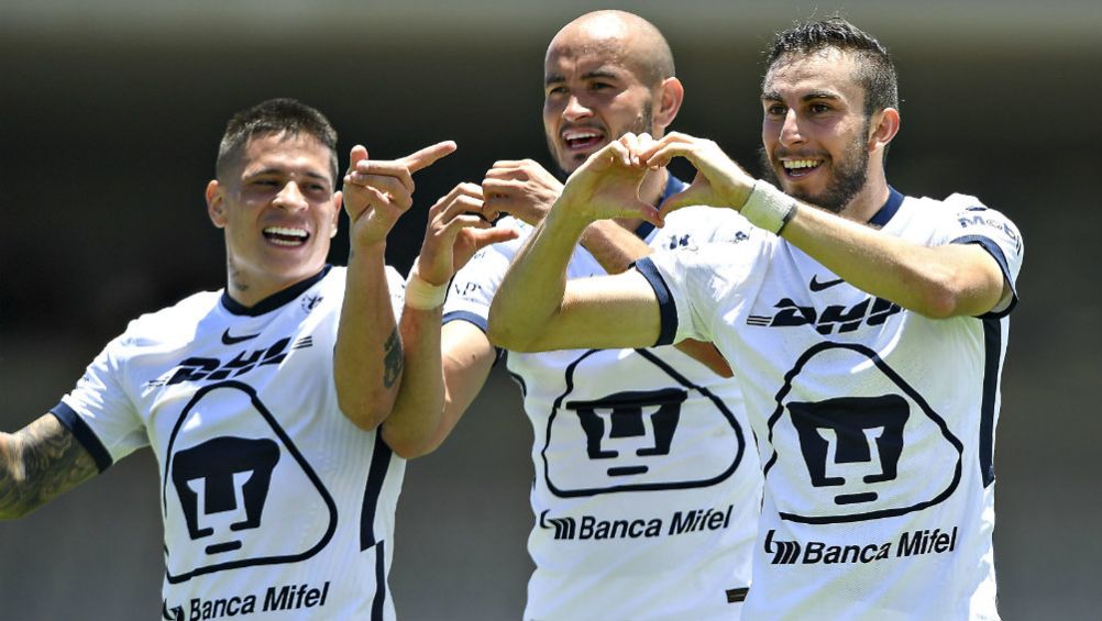 Jugadores de Pumas en festejo