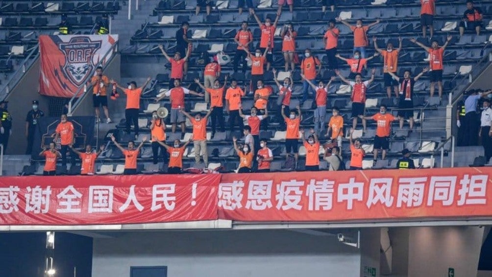 Afición del Wuhan Zall regresó al estadio