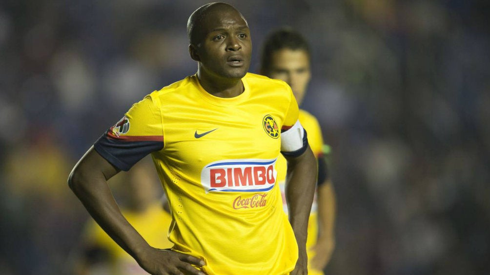 Aquivaldo Mosquera en partido con América