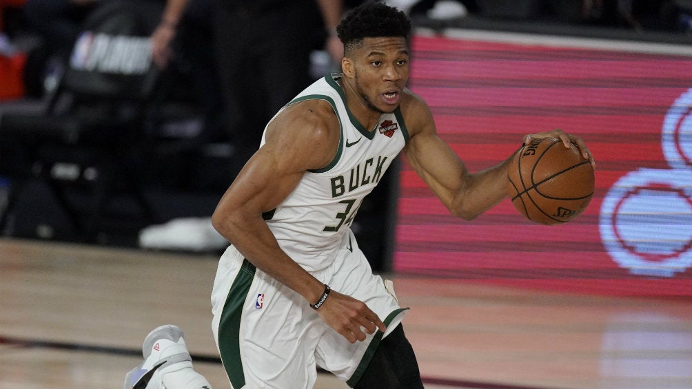  Giannis Antetokounmpo en partido con Bucks