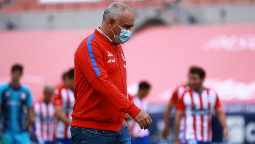 Memo Vázquez en partido con San Luis