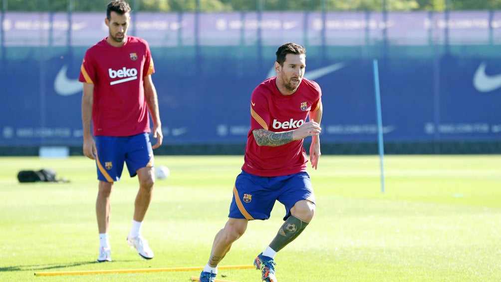 Lionel Messi entrena en las instalaciones del Barcelona 