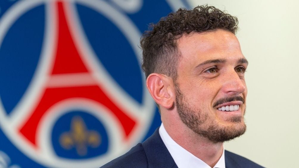 Alessandro Florenzi en su presentación con el PSG