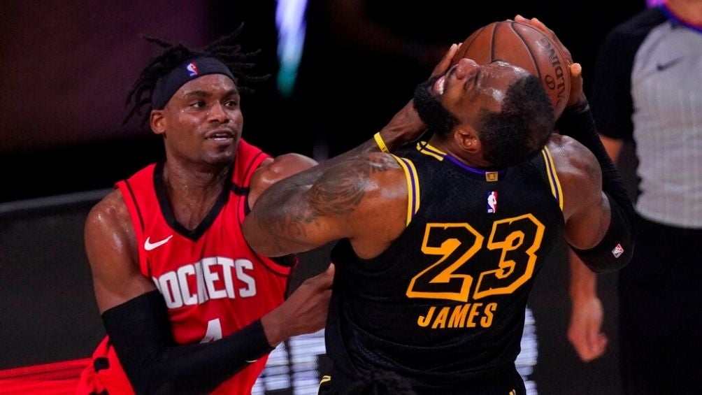 Danuel House Jr. durante un partido con los Rockets 