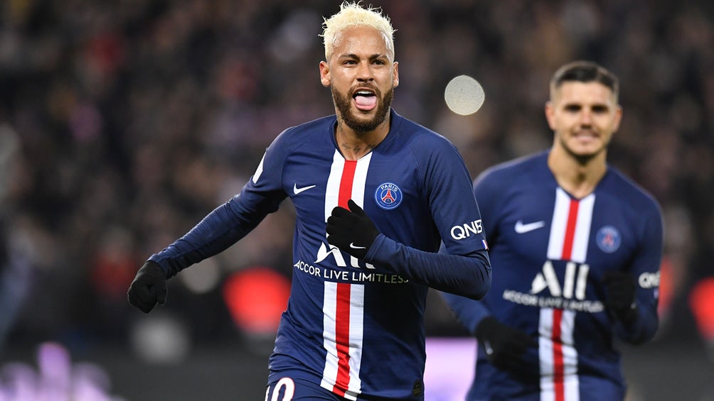 Neymar celebra un gol con el PSG en Francia 