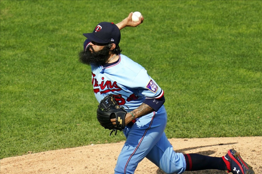 Romo lanzando con los Twins