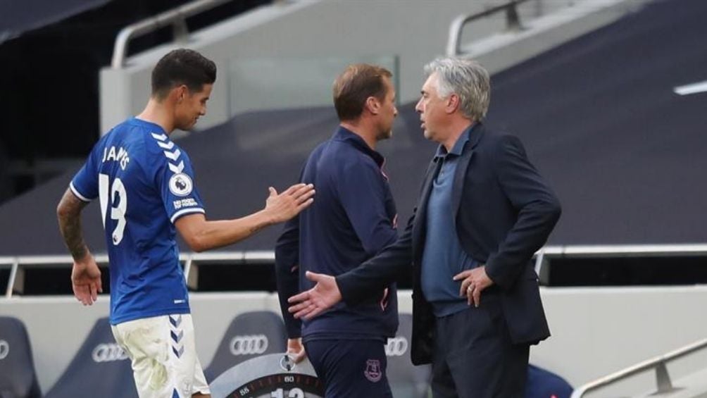 James y Ancelotti durante el partido frente a los Spurs