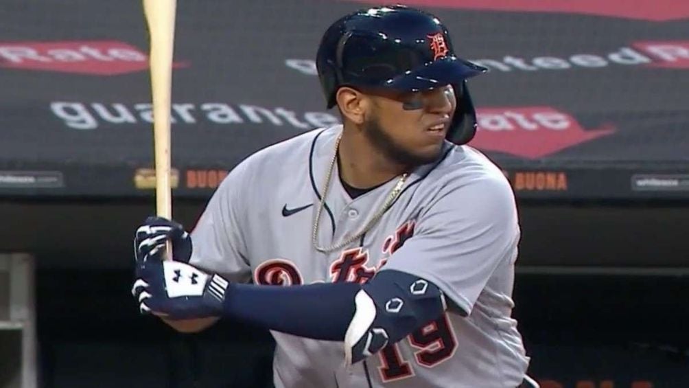 Isaac Paredes durante un juego con su equipo