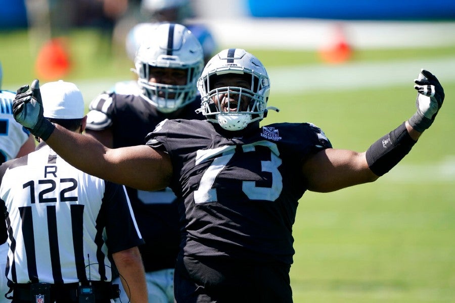 Maurice Hurst durante partido de Raiders