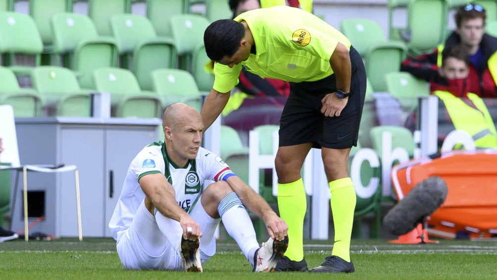 Arjen Robben: En su regreso con el Groningen, el holandés salió lesionado a los 30 minutos