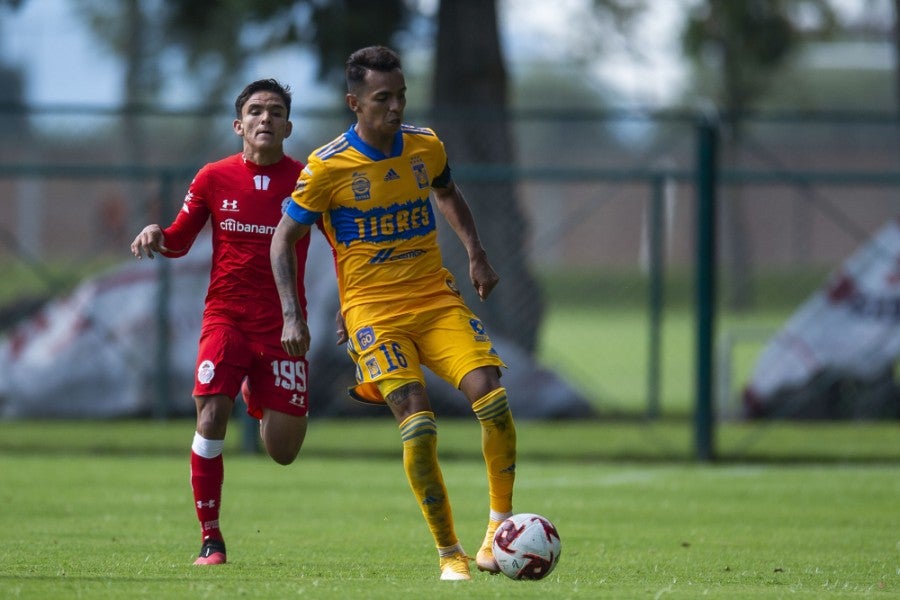 Ulises Cardona durante un partido con Tigres Sub 20