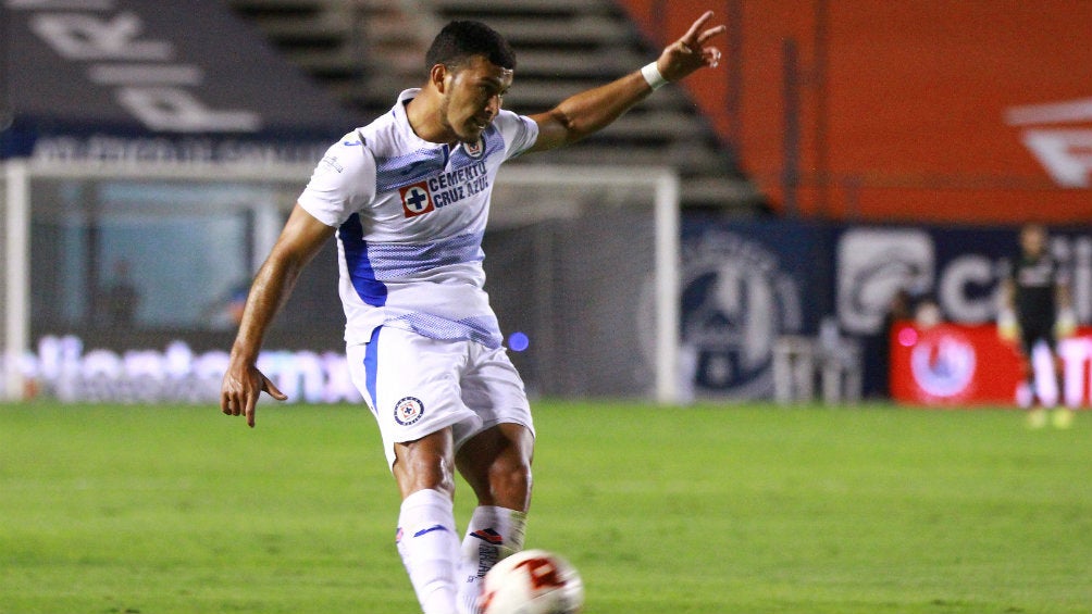 Juan Escobar en partido con La Máquina