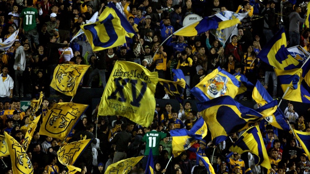 Libres y Lokos durante un partido de Tigres