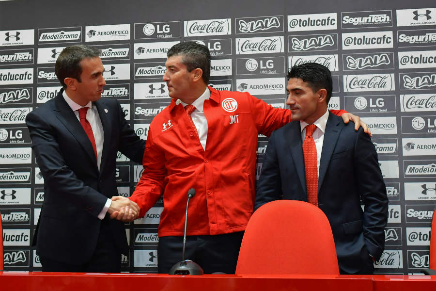 Directiva de los Diablos Rojos en presentación del Chepo