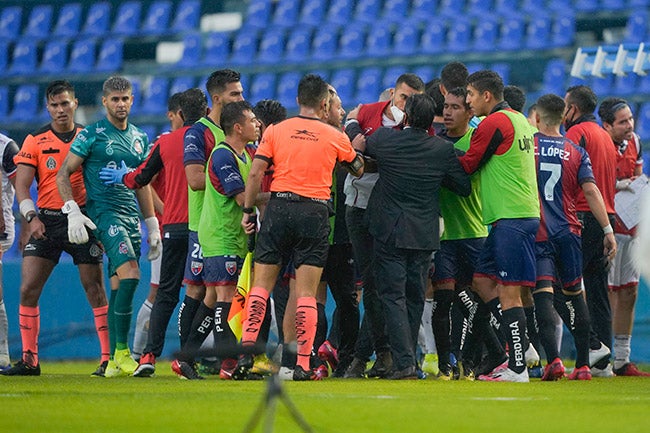 Conato de bronca en el Atlante vs Cimarrones