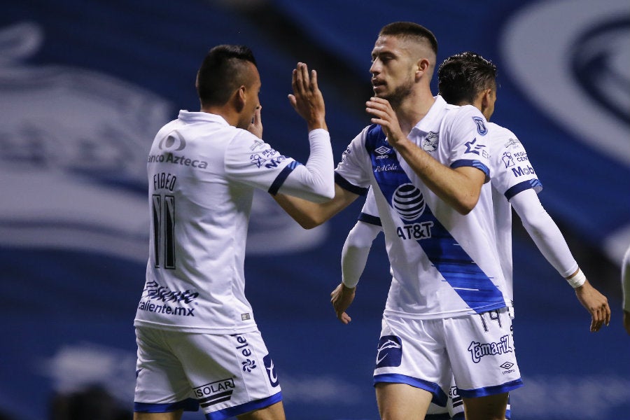 Ormeño celebra gol del Puebla