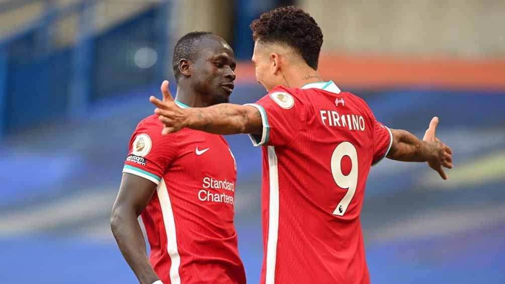 Sadio Mané y Firmino, festejan una anotación