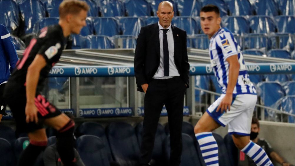 Zidane dirigiendo ante Real Sociedad