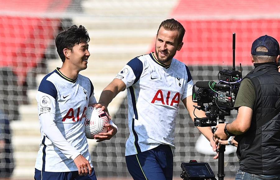 Son y Kane, las figuras del partido 