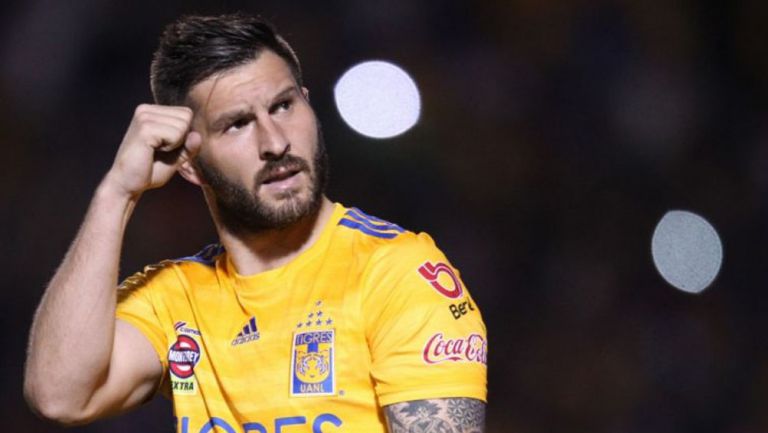 Gignac celebrando un gol con los Tigres 