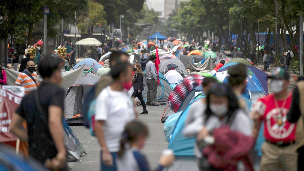 Manifestantes en contra de AMLO en época de Covid-19