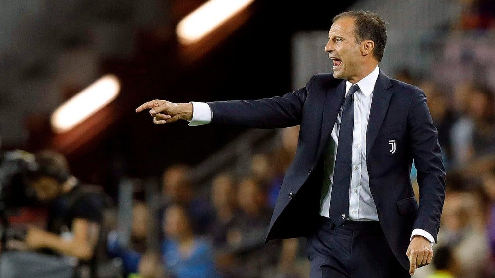 Allegri durante un partido con la Juventus