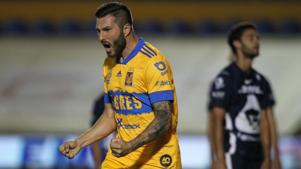 André-Pierre Gignac celebrando una de sus anotaciones 