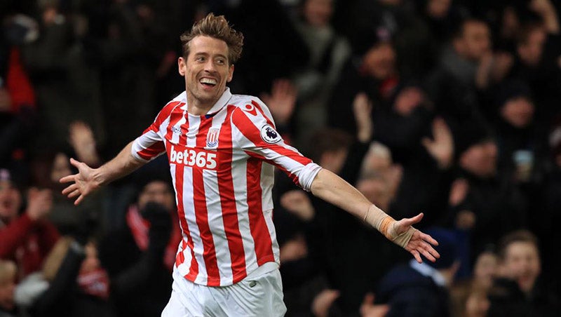 Peter Crouch celebra un gol en su paso por el Stoke City 