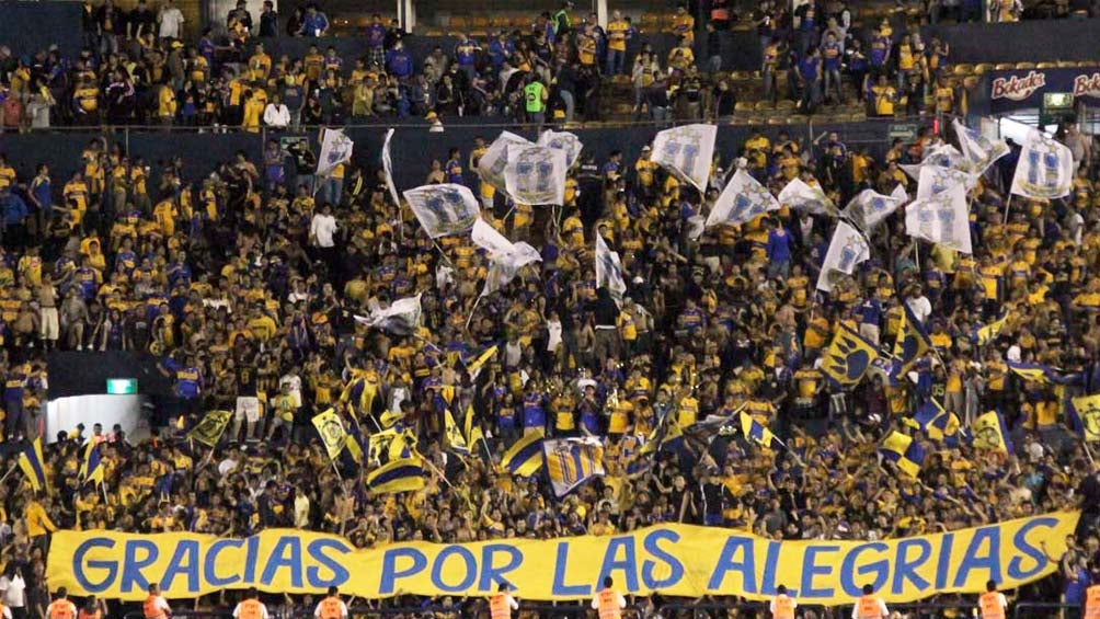 Afición de Tigres muestra su apoyo en el estadio