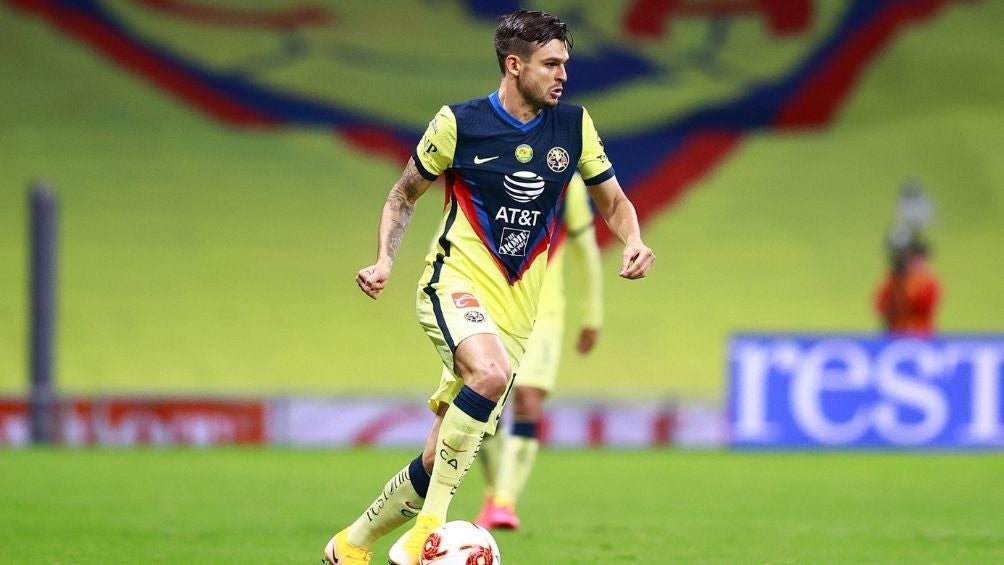 Nicolás Benedetti en partido con América