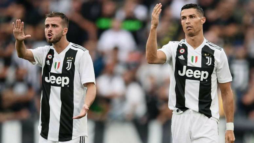  Miralem Pjanic con Cristiano Ronaldo