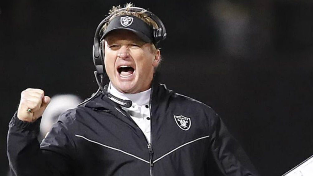 Jon David Gruden, entrenador en jefe de los Raiders