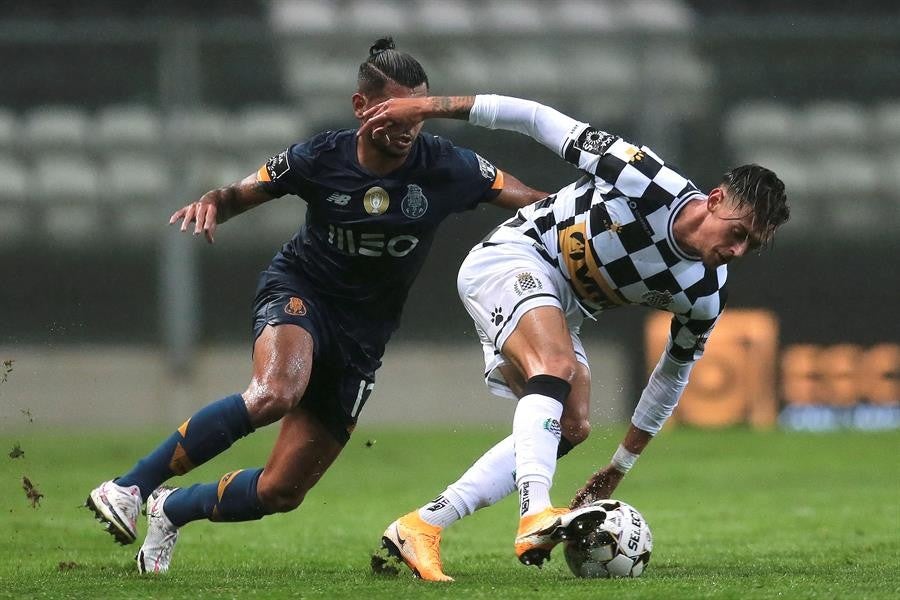 Jesús Corona en partido vs Boaviste