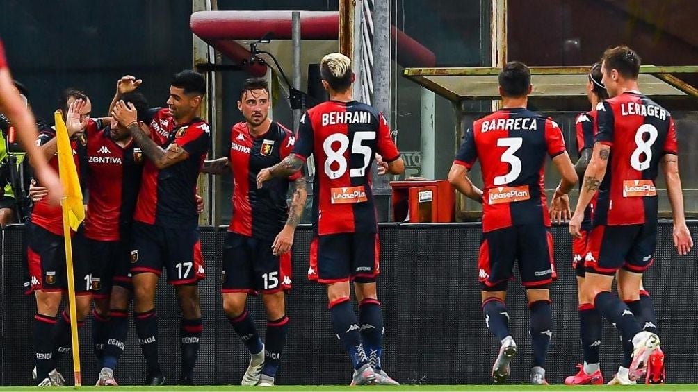 Jugadores de Genoa durante un partido