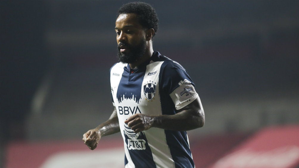 Dorlan Pabón en partido con Monterrey