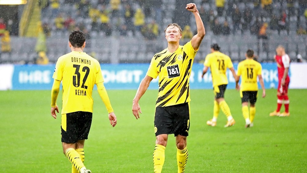 Haaland anotó doblete en goleada del Dortmund