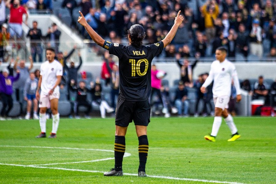 Carlos Vela durante un partido con LAFC