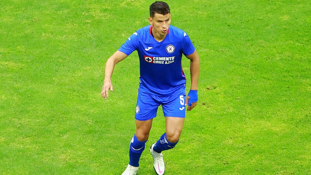 Igor Lichnovsky durante las acciones de Cruz Azul