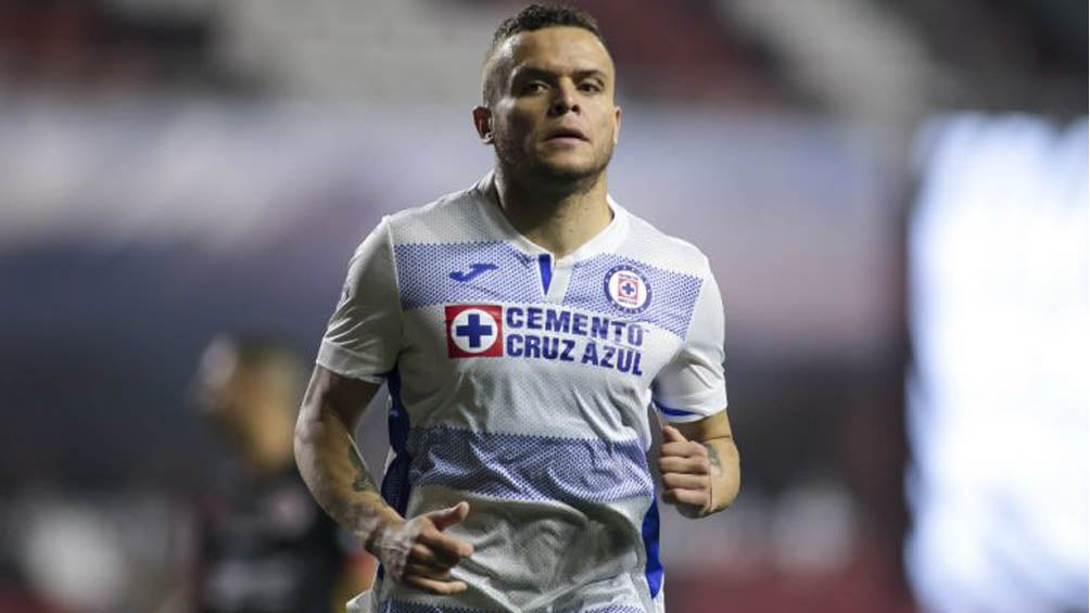 Cabecita Rodríguez en partido con Cruz Azul