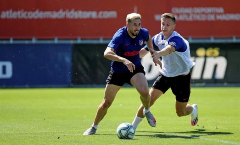 Héctor Herrera jugando con el Atlético