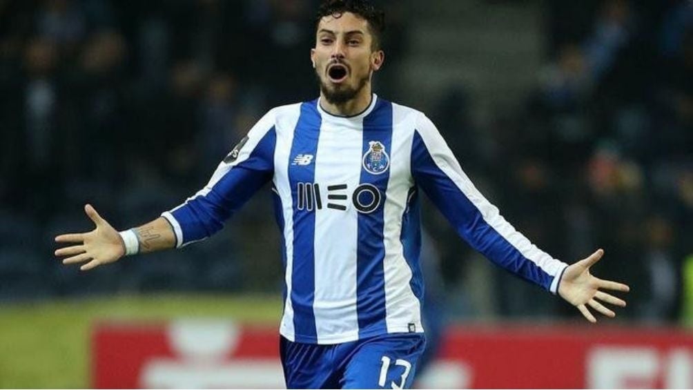 Alex Telles con el Porto