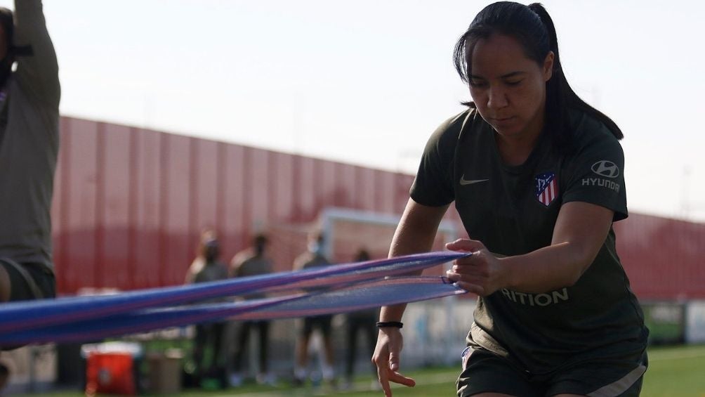 Charlyn Corral en entrenamiento con el Atleti 